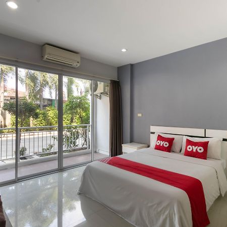 Oyo 75389 Pandora House Hotel Pattaya Bagian luar foto