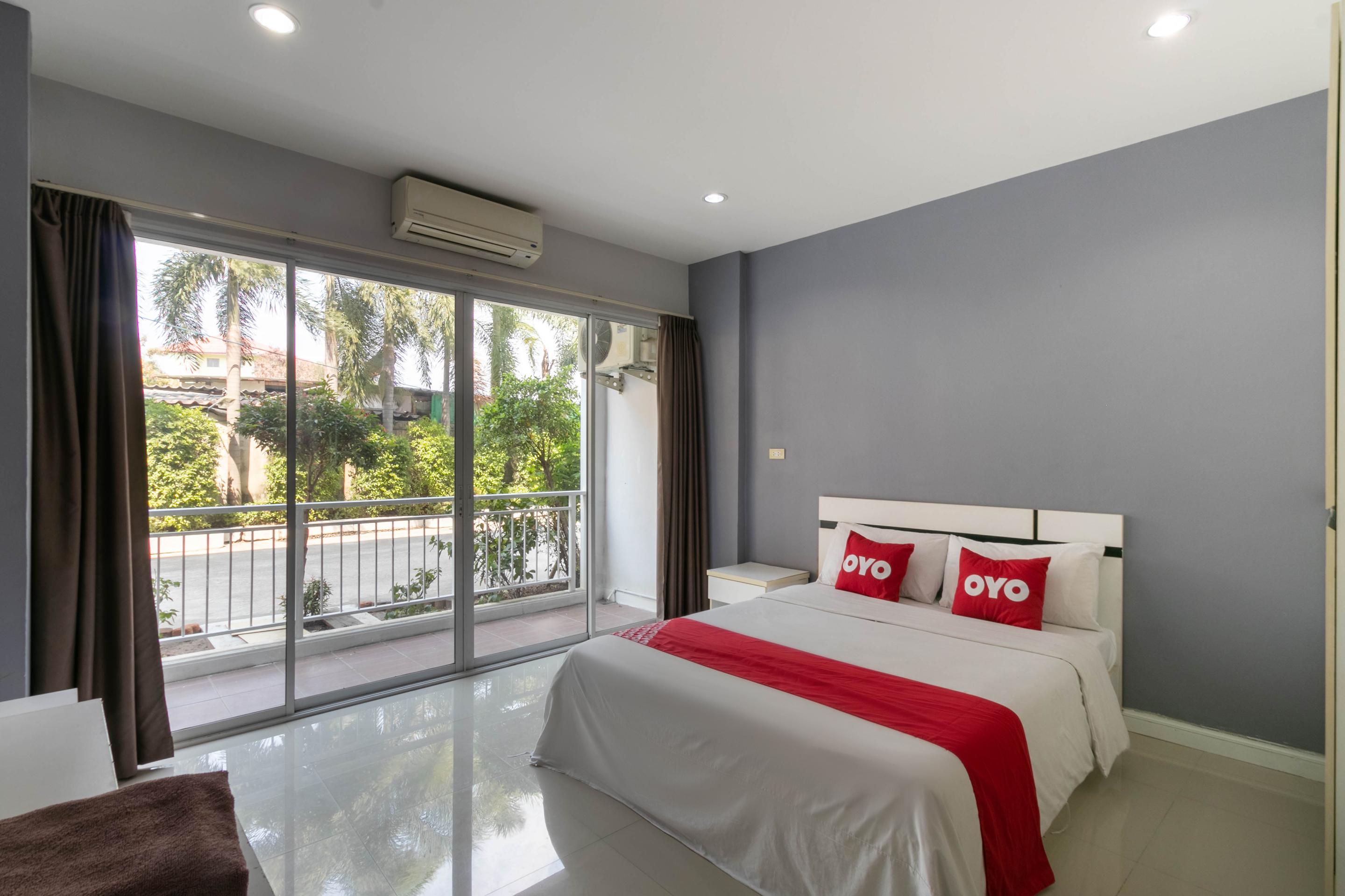 Oyo 75389 Pandora House Hotel Pattaya Bagian luar foto