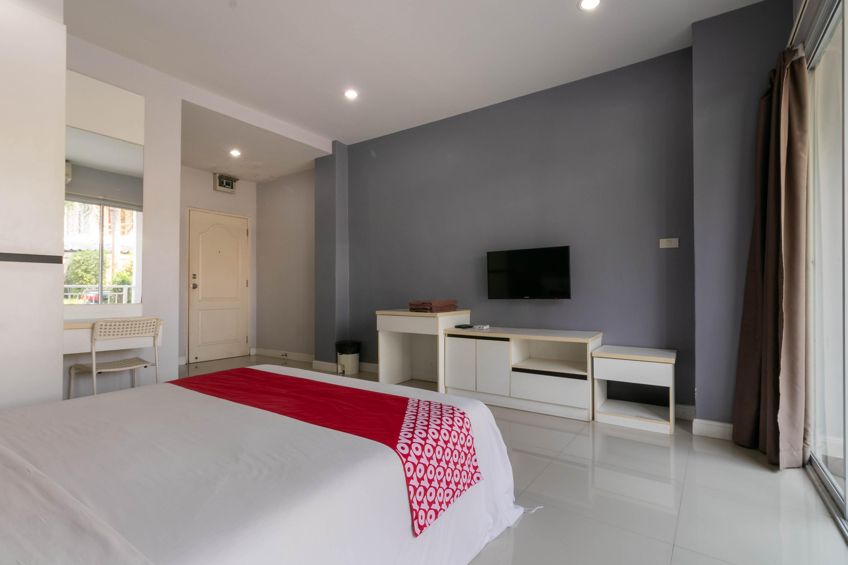 Oyo 75389 Pandora House Hotel Pattaya Bagian luar foto