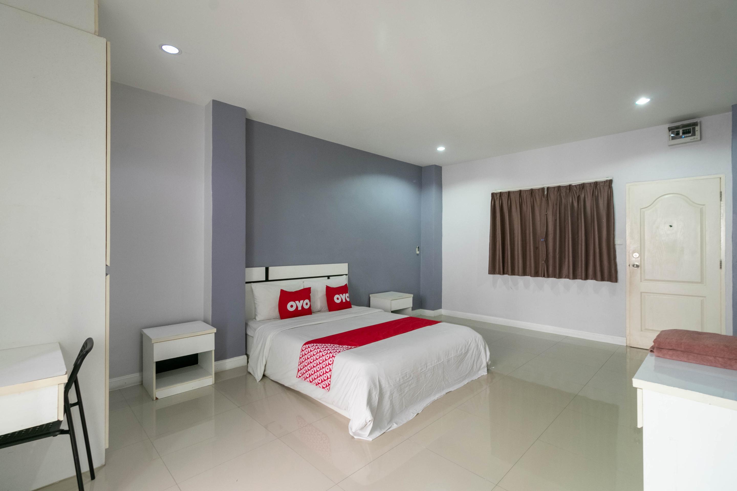 Oyo 75389 Pandora House Hotel Pattaya Bagian luar foto