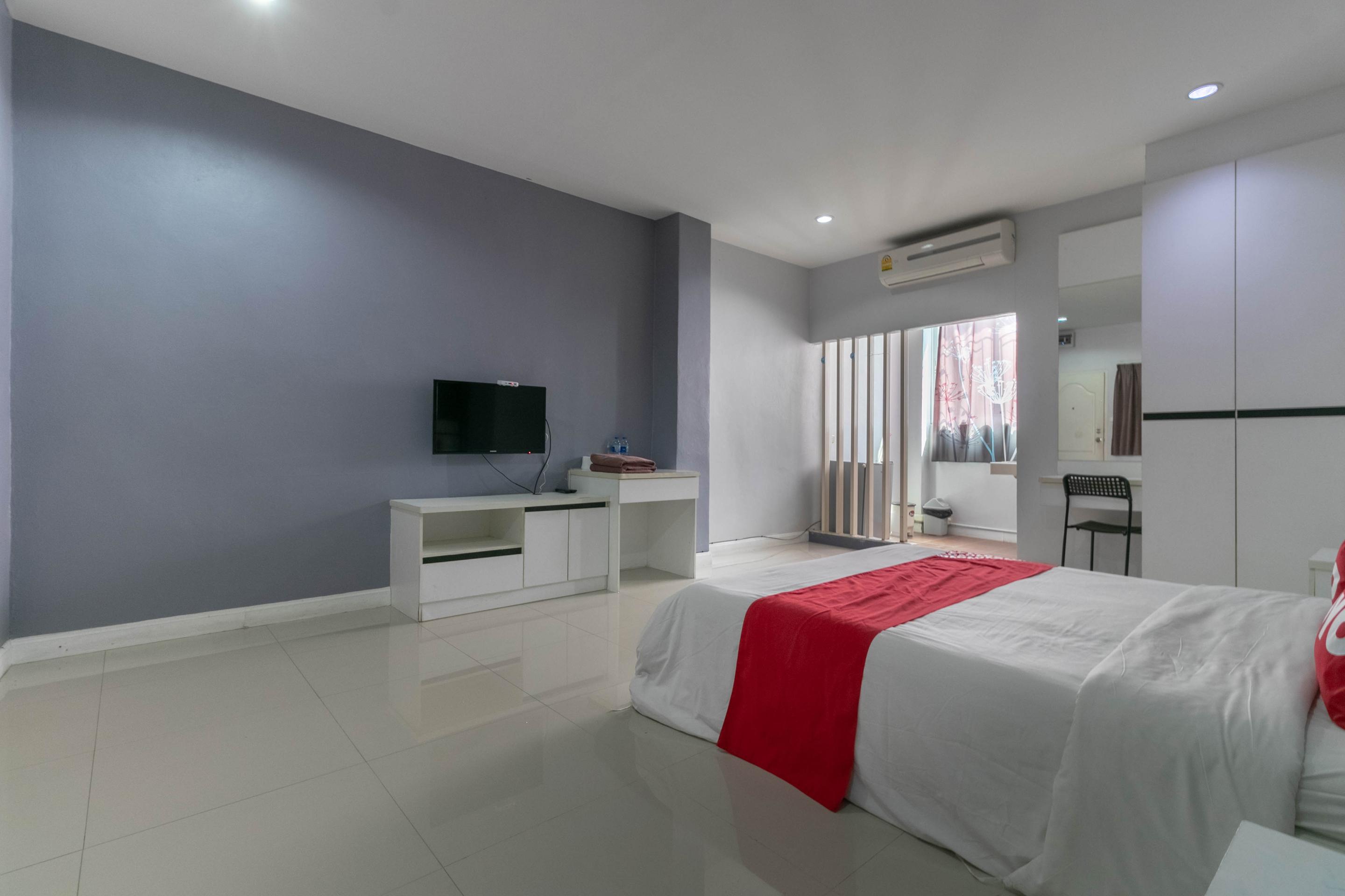 Oyo 75389 Pandora House Hotel Pattaya Bagian luar foto