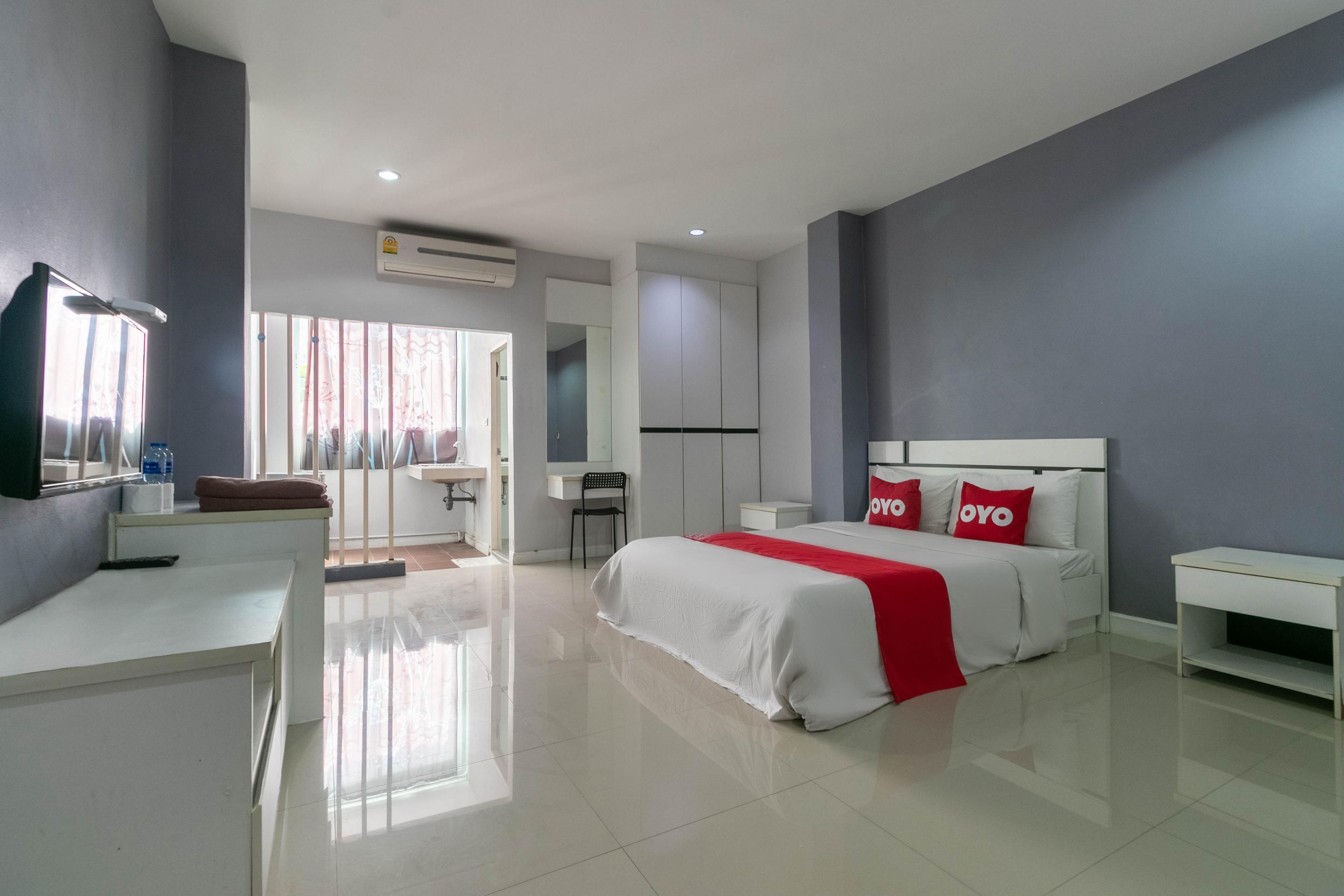 Oyo 75389 Pandora House Hotel Pattaya Bagian luar foto