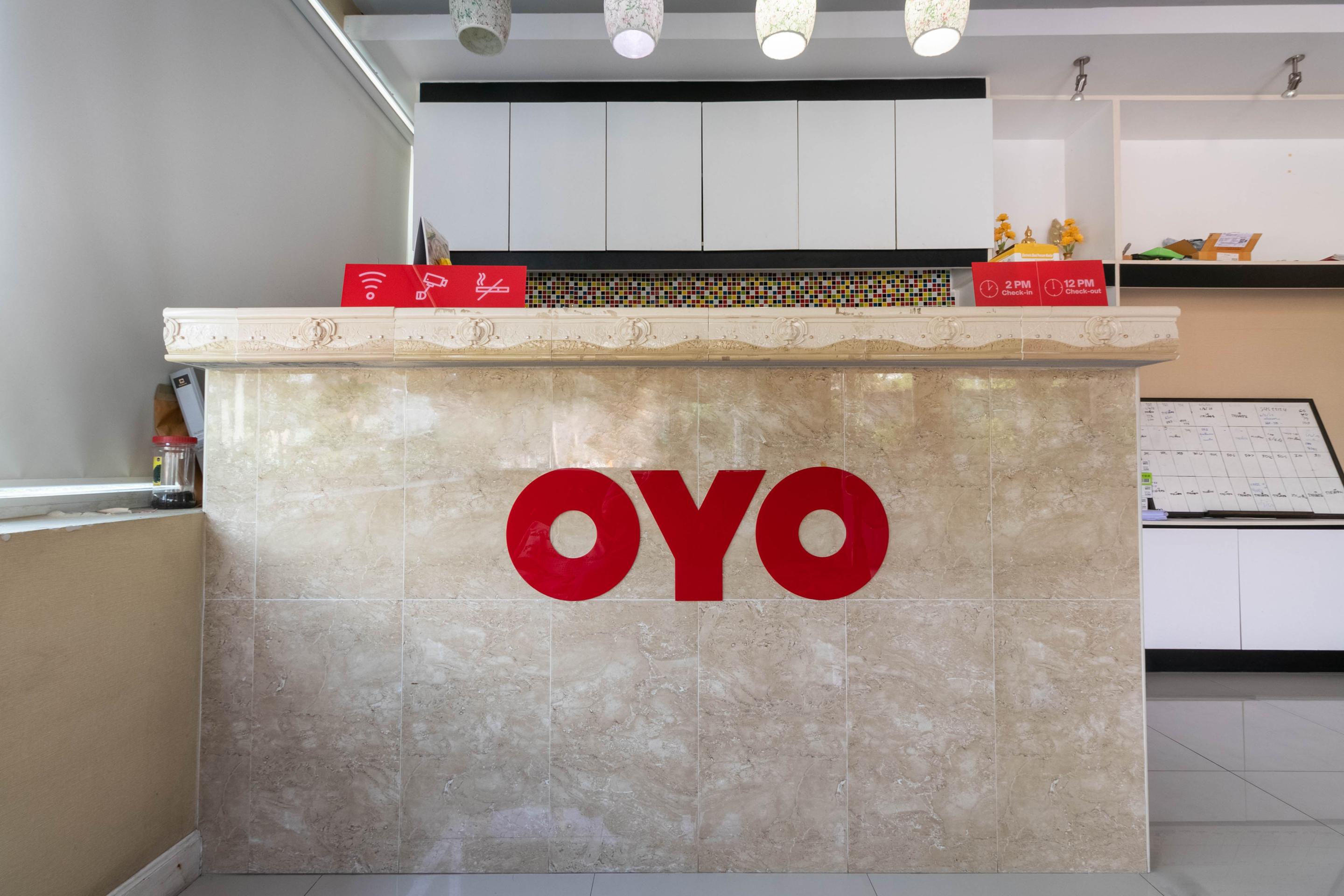 Oyo 75389 Pandora House Hotel Pattaya Bagian luar foto
