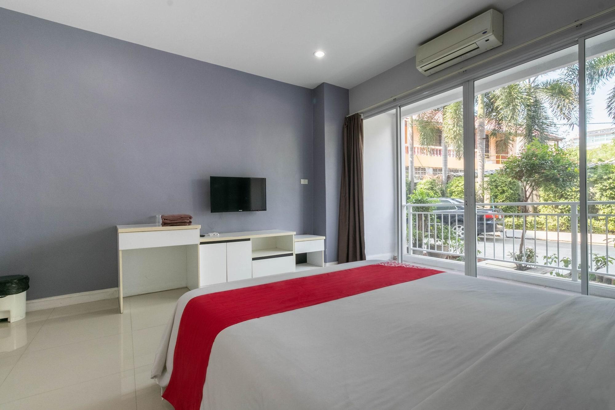 Oyo 75389 Pandora House Hotel Pattaya Bagian luar foto