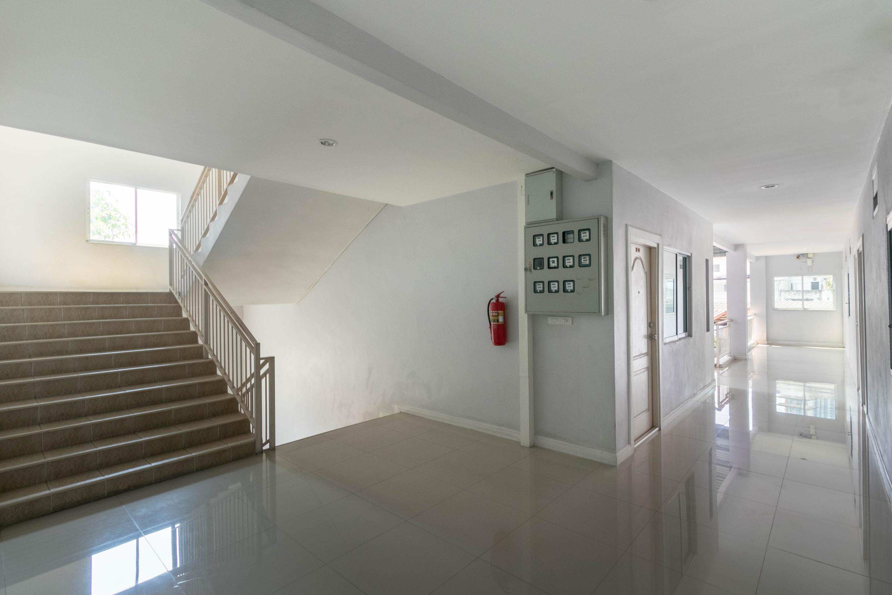 Oyo 75389 Pandora House Hotel Pattaya Bagian luar foto