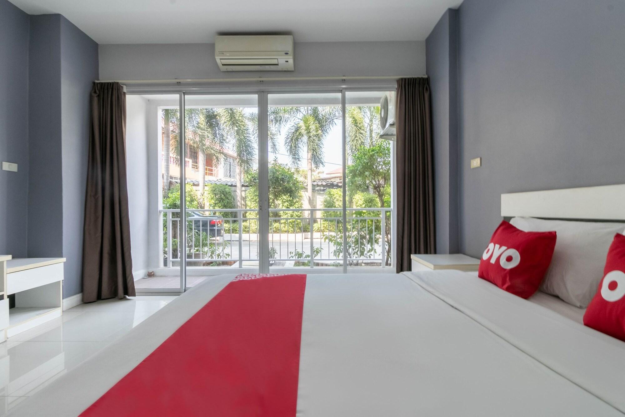 Oyo 75389 Pandora House Hotel Pattaya Bagian luar foto