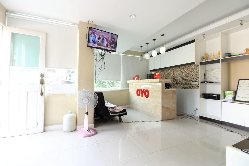 Oyo 75389 Pandora House Hotel Pattaya Bagian luar foto