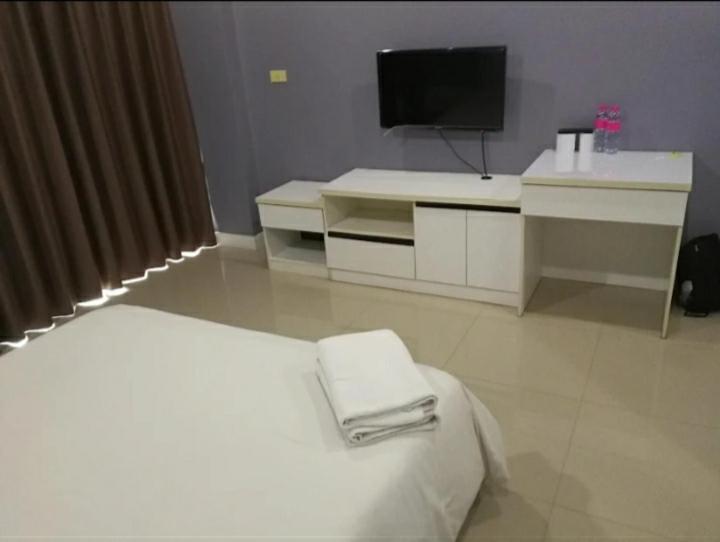 Oyo 75389 Pandora House Hotel Pattaya Bagian luar foto