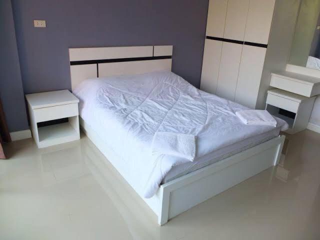 Oyo 75389 Pandora House Hotel Pattaya Bagian luar foto