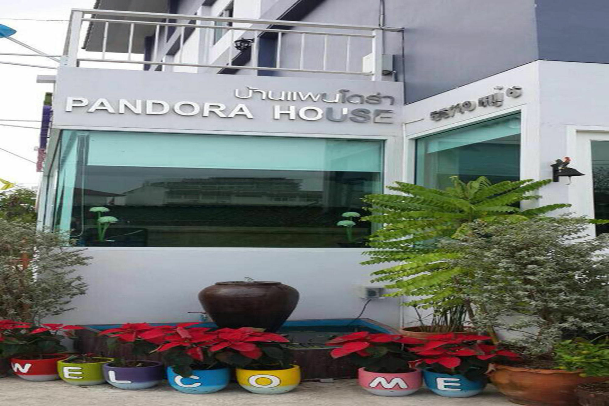 Oyo 75389 Pandora House Hotel Pattaya Bagian luar foto