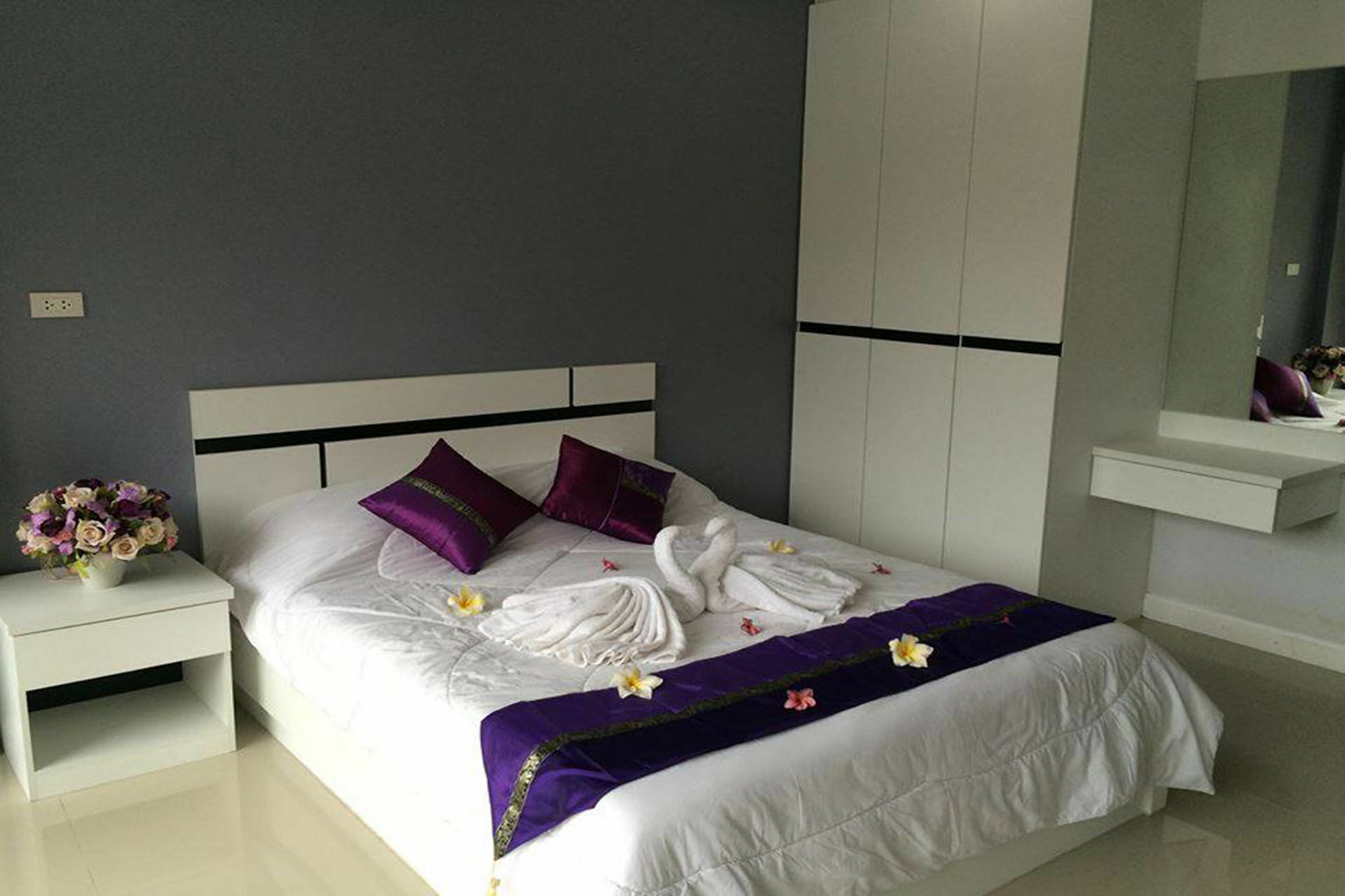 Oyo 75389 Pandora House Hotel Pattaya Bagian luar foto